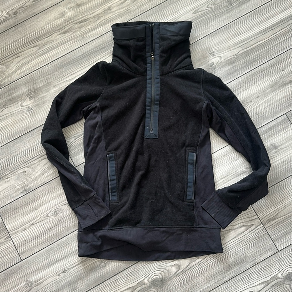 Lululemon Chaturanga Fleece Pullover Black size 4